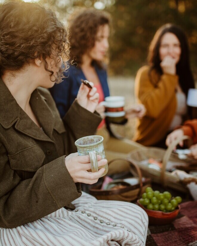 3 people having a picnic